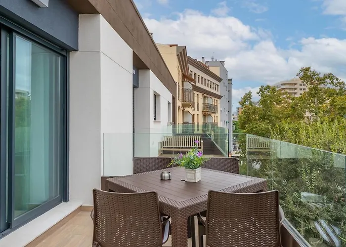 Lxr Meninas 2hab Close To The Sea